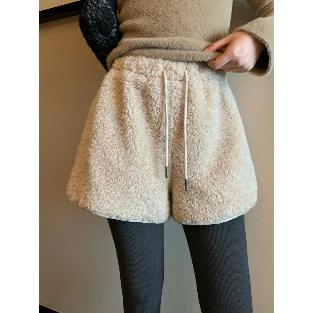 周淼ZHOUMIAO松紧腰头A字短裤 仿羊羔毛休闲裤女冬季ZM24K9401Y