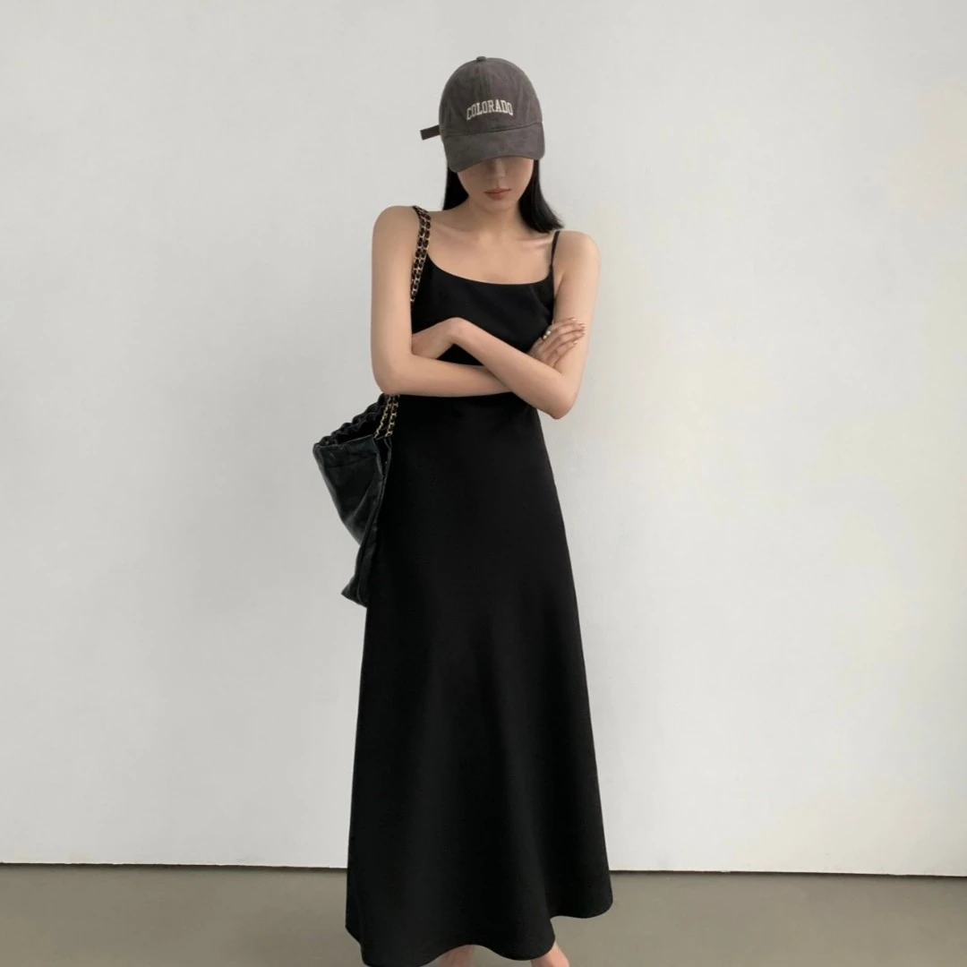 周淼ZHOUMIAO黑色法式吊带连衣裙女简约气质斜裁长款裙ZM23L5009J