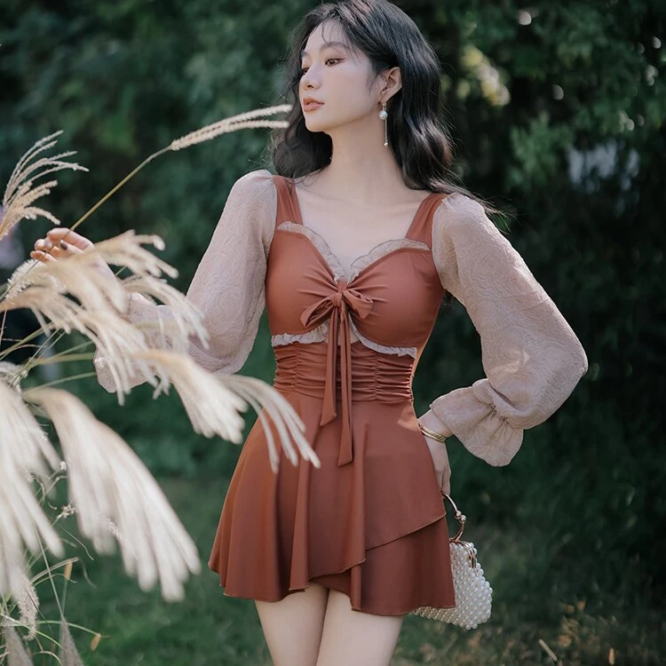 小鱼泳衣-微胖保守显瘦大码度假沙滩泳装长袖裙式遮肚游泳衣夏季