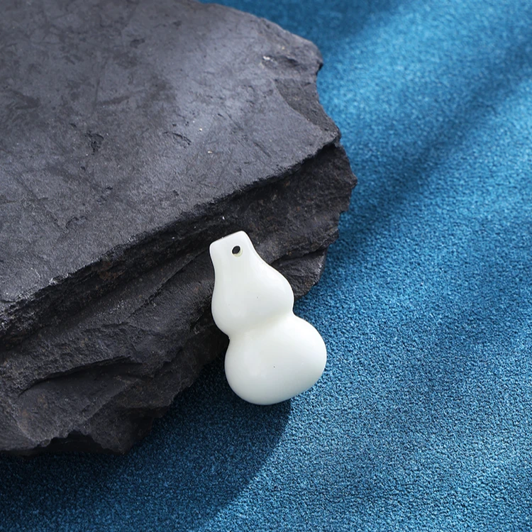 陕西蓝田玉小葫芦吊坠百搭款天然活玉挂坠简约精致特惠结缘