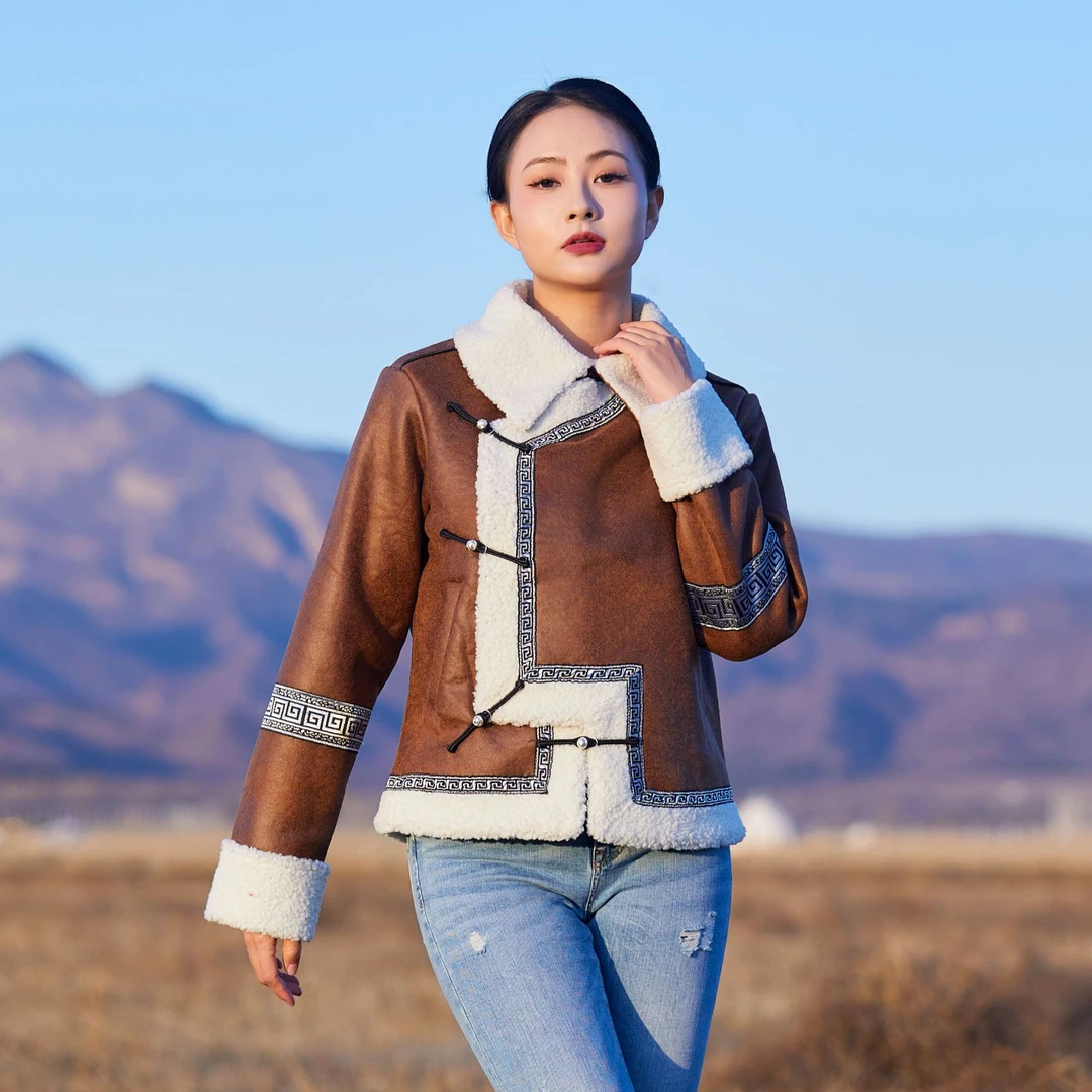 秋冬蒙古元素棉衣外套短上衣保暖翻领民族风棉袄时尚现代蒙古袍女