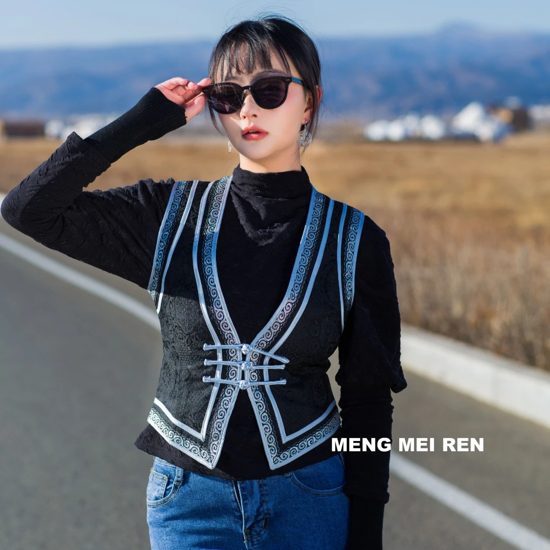 蒙美人-M003V字型对襟短款马甲手工扣子 改良新式蒙古时尚服饰