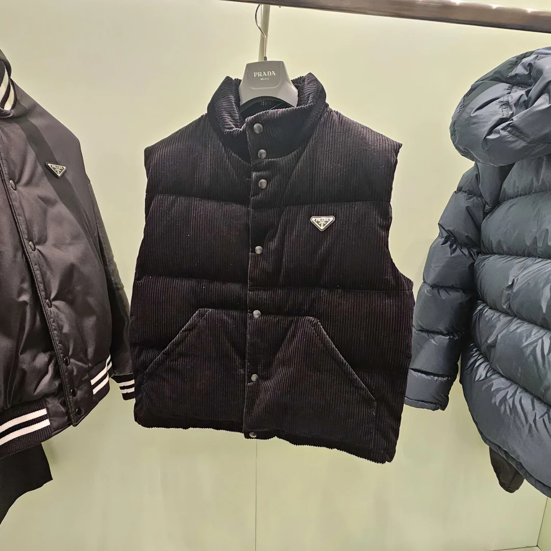 全新未使用 Prada/普拉达 男士男款短款时尚休闲黑色加厚保暖