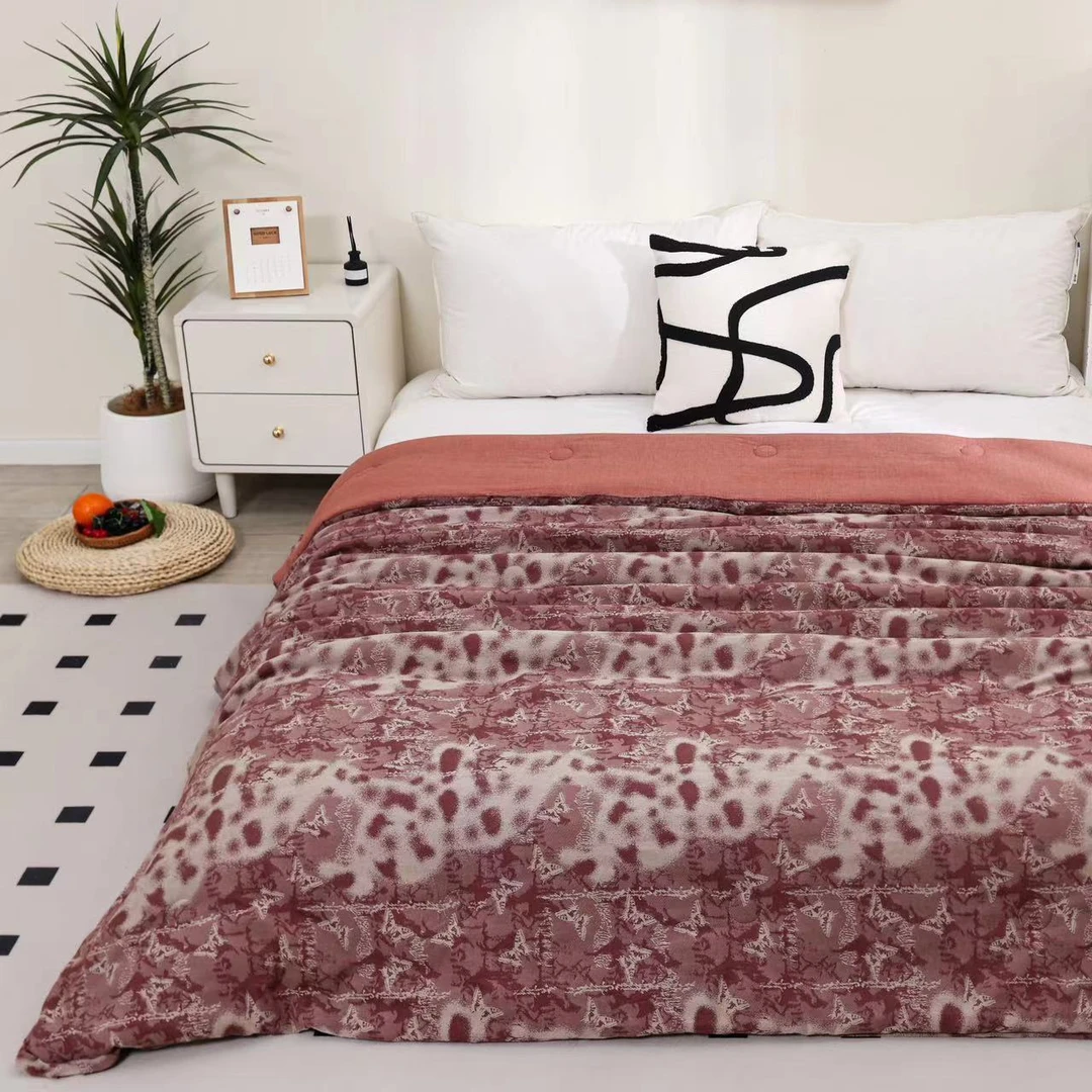 梦蝶200*230冬被新款加厚柔软亲肤保暖透气水洗双层纱高端