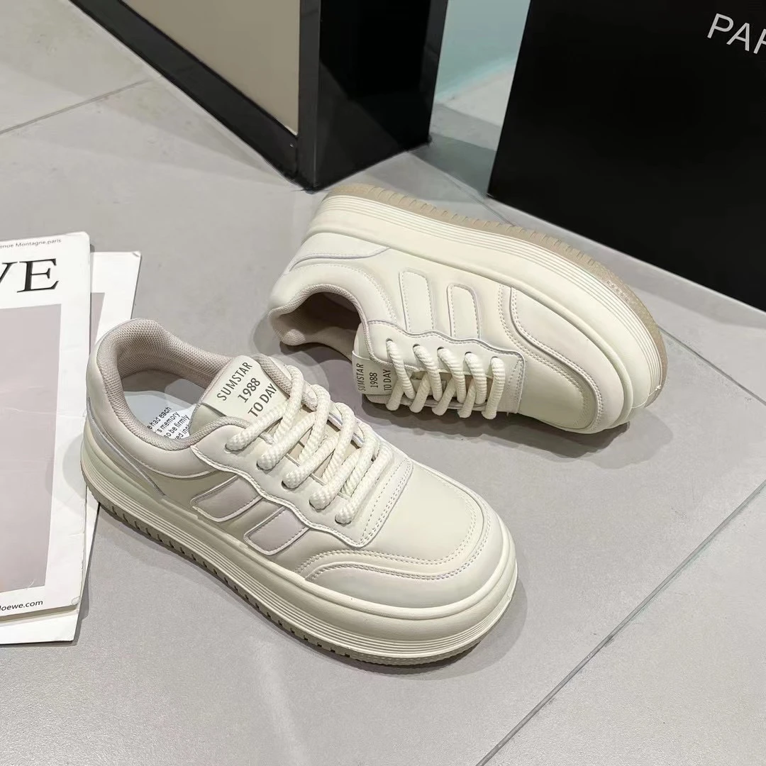 爆款低帮小白鞋女2024春秋新款网红百搭运动休闲厚底黑白熊猫圆头