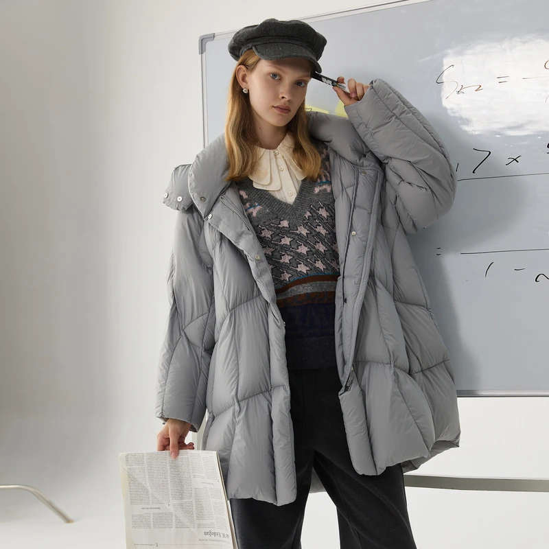 谜底中长款羽绒服女冬新品简约时尚宽松加厚鹅绒服244MY1643