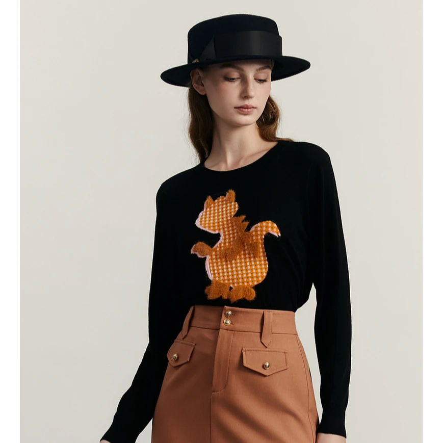 谜底套头针织衫女冬新品复古绣花修身百搭柔软毛衫234MZ1862