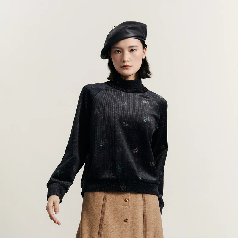 谜底圆领套头卫衣女冬季新款复古主题印花宽松上衣234MV1542