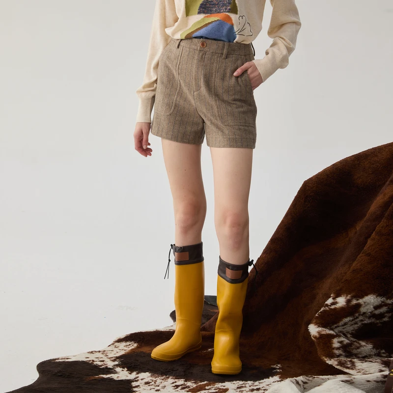 谜底西装短裤女冬新品复古风羊毛混纺条纹直筒短裤244MK1580