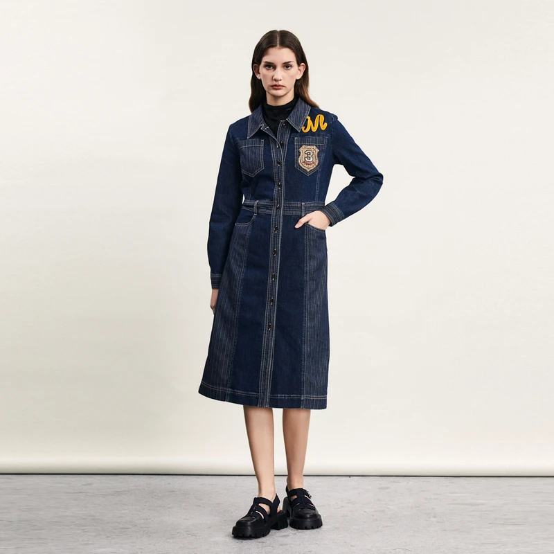 谜底牛仔连衣裙长袖女春款复古重工绣花修身中长裙241ML0020