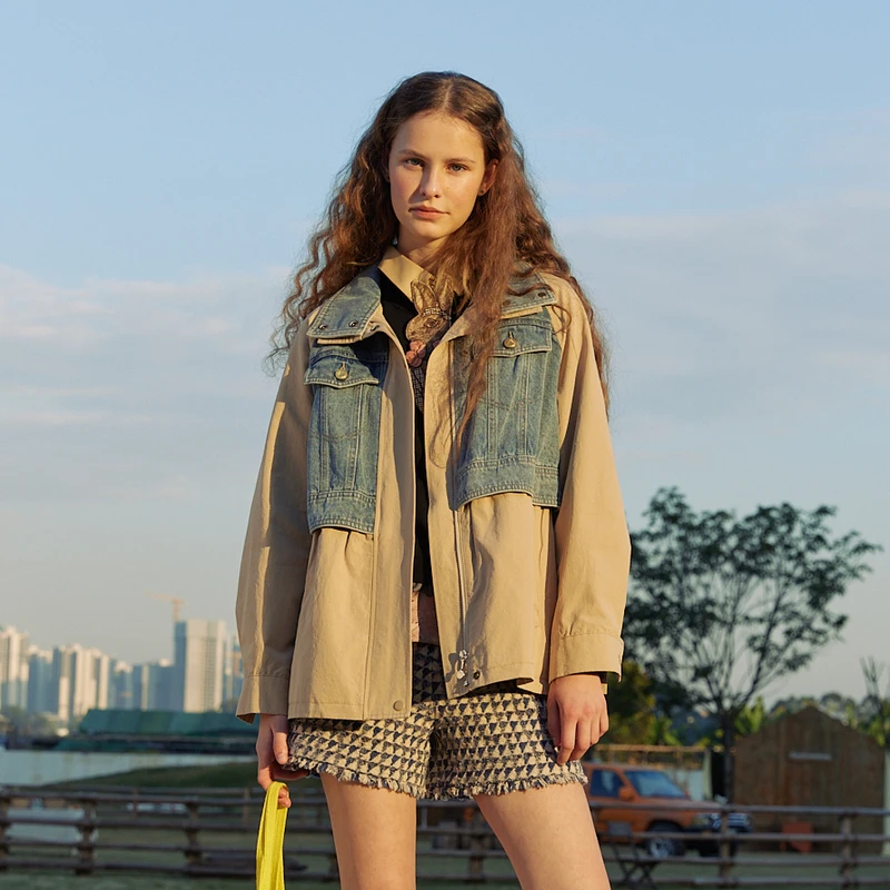 谜底拼接牛仔风衣女春新款复古时尚翻领中长款外套241ME0097