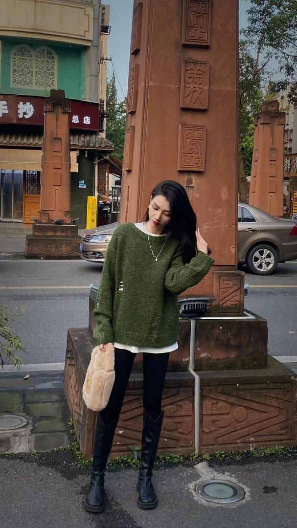 GIRDEAR/哥弟哥弟迷幻色林质感慵懒圆领针织衫1399649