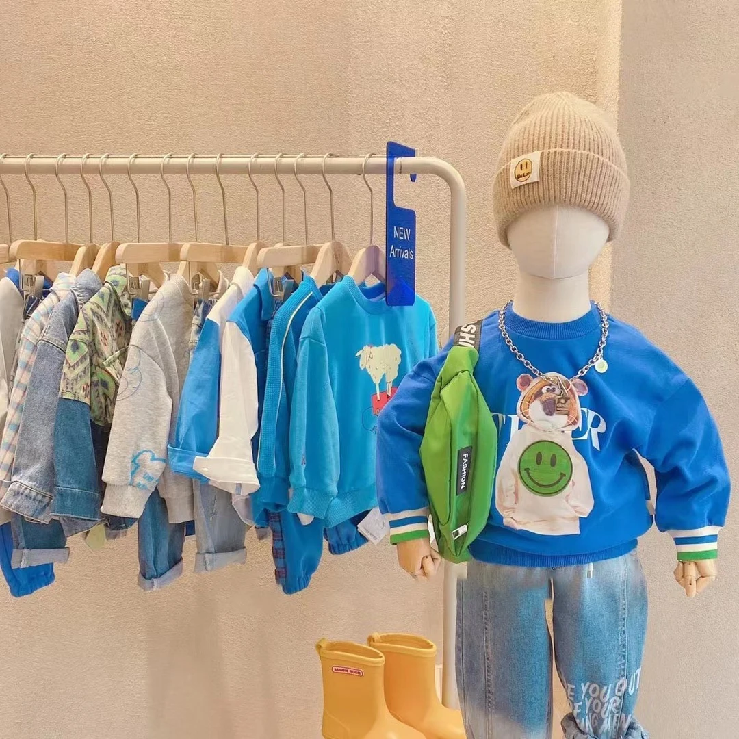 洛一一家福利款外套123