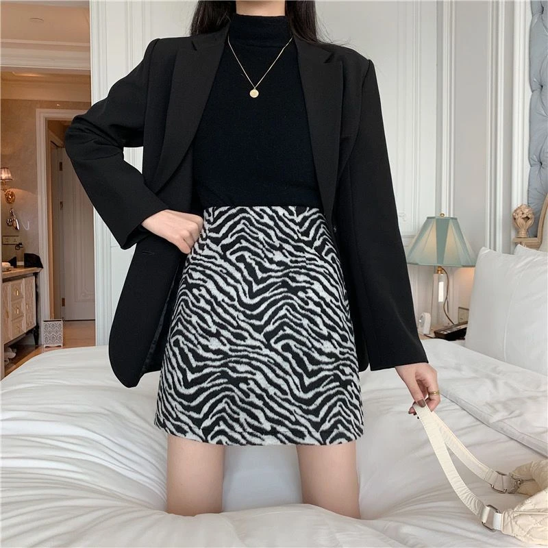 复古斑马纹半身裙女2025秋冬新款高腰显瘦百搭a字裙包臀短裙子潮