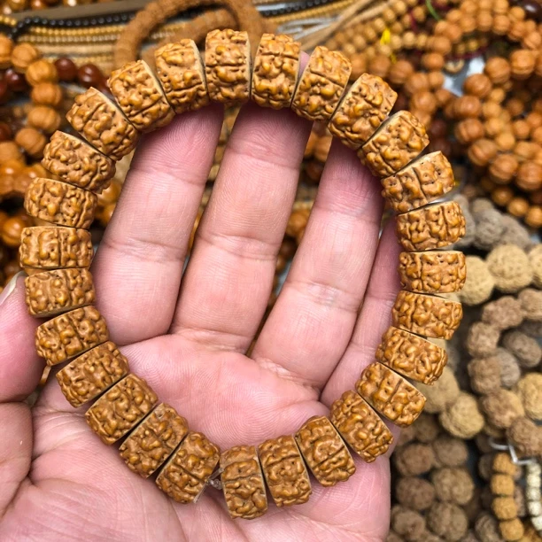 龙切赛盘龙小金刚单圈手串1.3左右板正规整爆肉小金刚