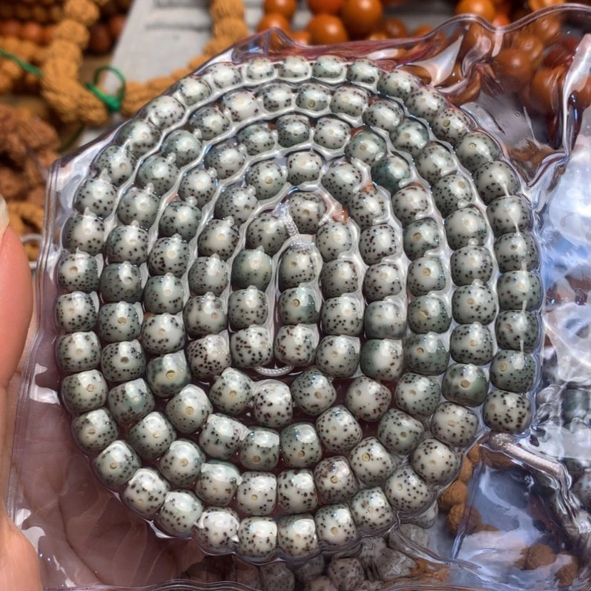 绿幽灵星月菩提108*0.8脖挂精挑阴皮石玉料原生态海南星月