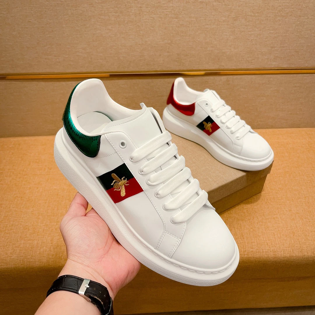 潮牌厚底增高小白鞋男女情侣款小蜜蜂板鞋男士夏季百搭轻奢休闲鞋