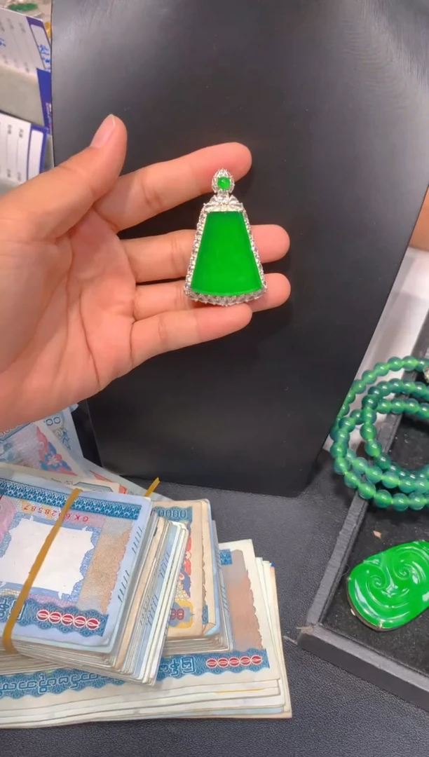 【闪购商品】定制翡翠未镶嵌107多样性发货(发其一)