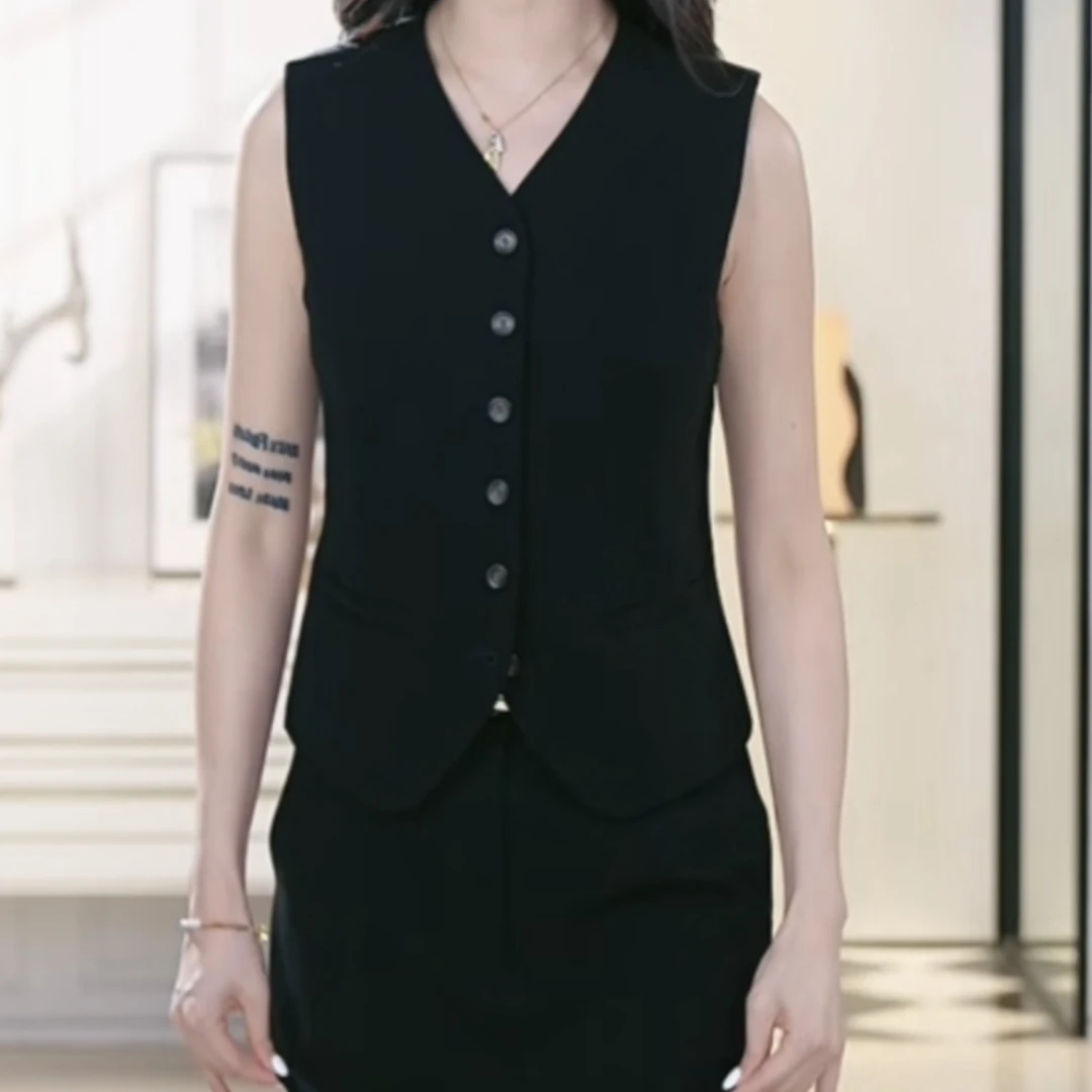 【商场同款】2025夏季新款v领黑色百搭修身无袖西装马甲外套女气质