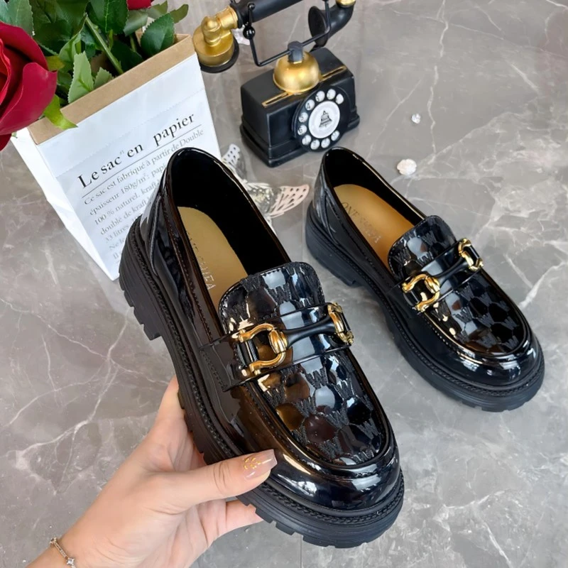 2025气质英伦风小皮鞋女刺绣乐福鞋时尚圆头软底厚底增高鞋女单鞋