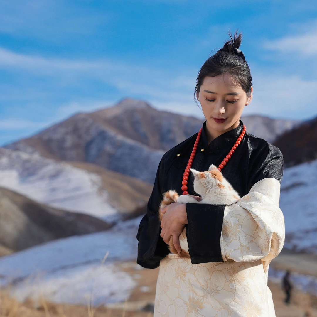 藏式衬衣秋冬古风外套藏服圆领民族服女士网红传统