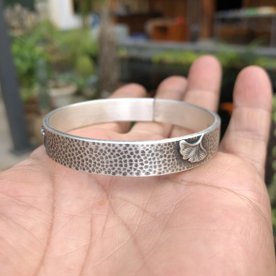 足银手镯 足银999锤纹垂点纹杏叶开口做旧复古纯银手镯女款镯子