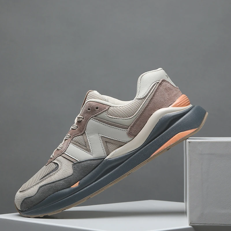 【小松鼠专属】情侣百搭秋冬新款经典休闲潮流运动跑步鞋5740