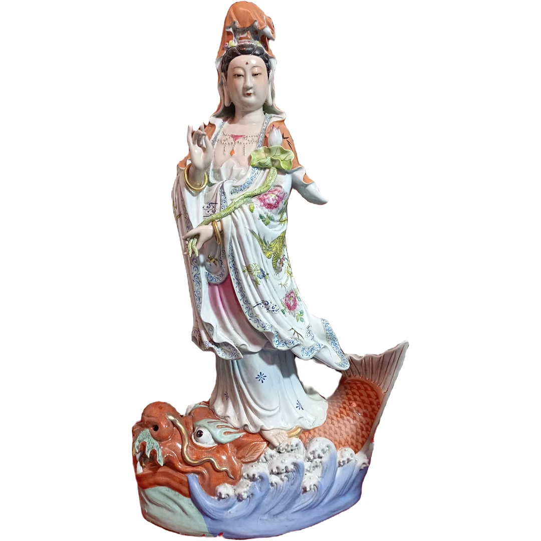 陶瓷故事精美绝伦的雕塑瓷《鳌龙观音》