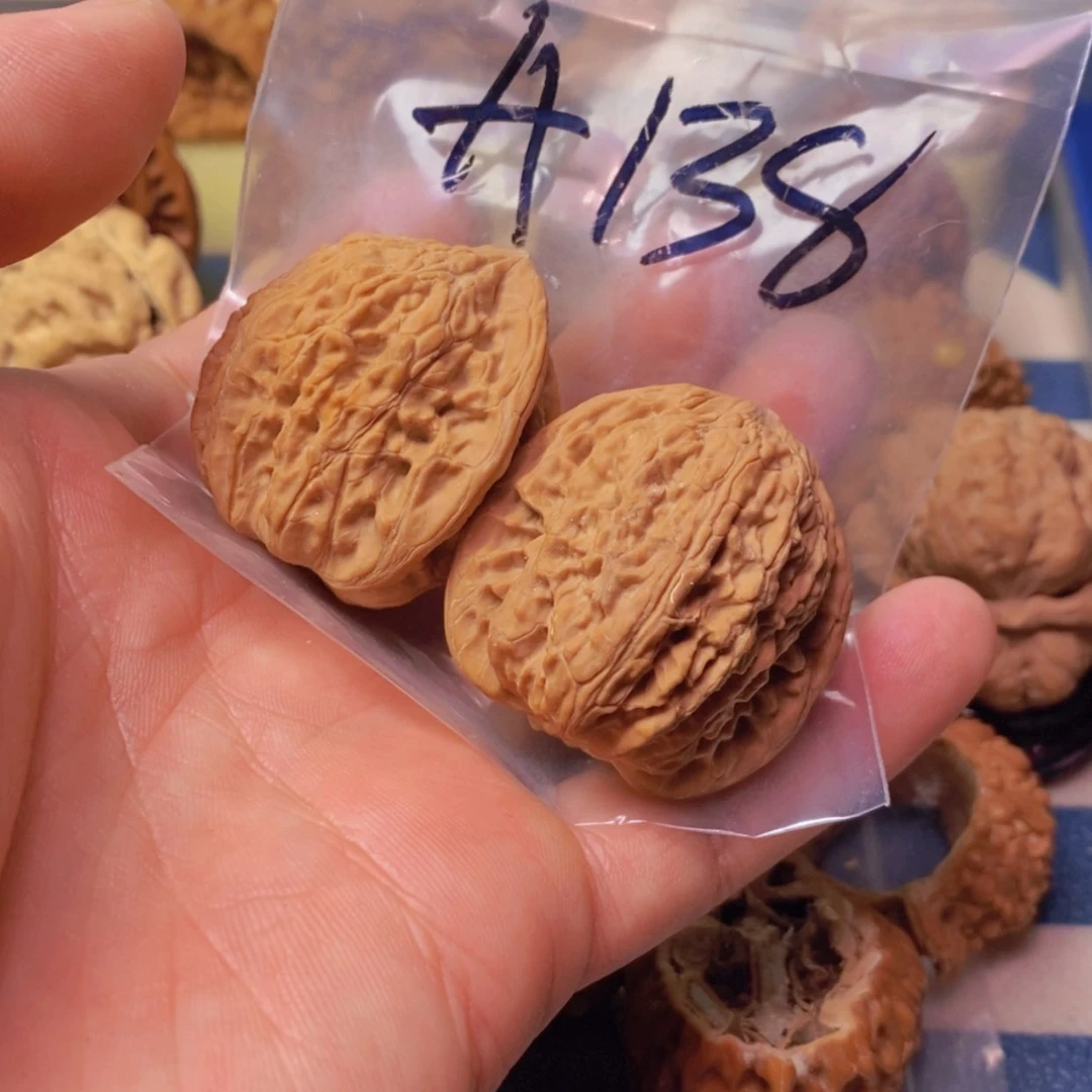 【闪购商品】文玩核桃吊坠流***h38绣球