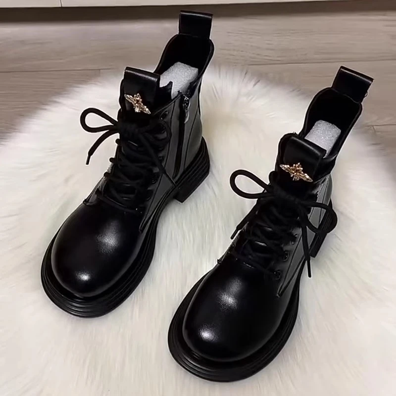 厚底马丁靴女款2024秋冬新款英伦风洋气百搭厚底小短靴显瘦女单靴