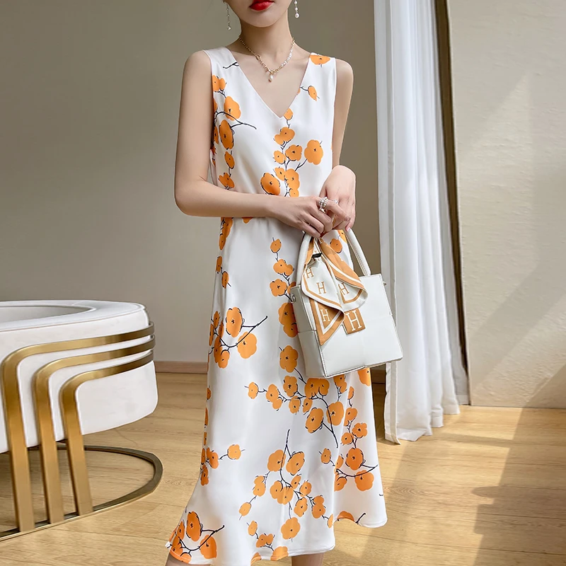醋酸缎面印花连衣裙春夏新款法式百搭修身V领性感吊带长裙宽松