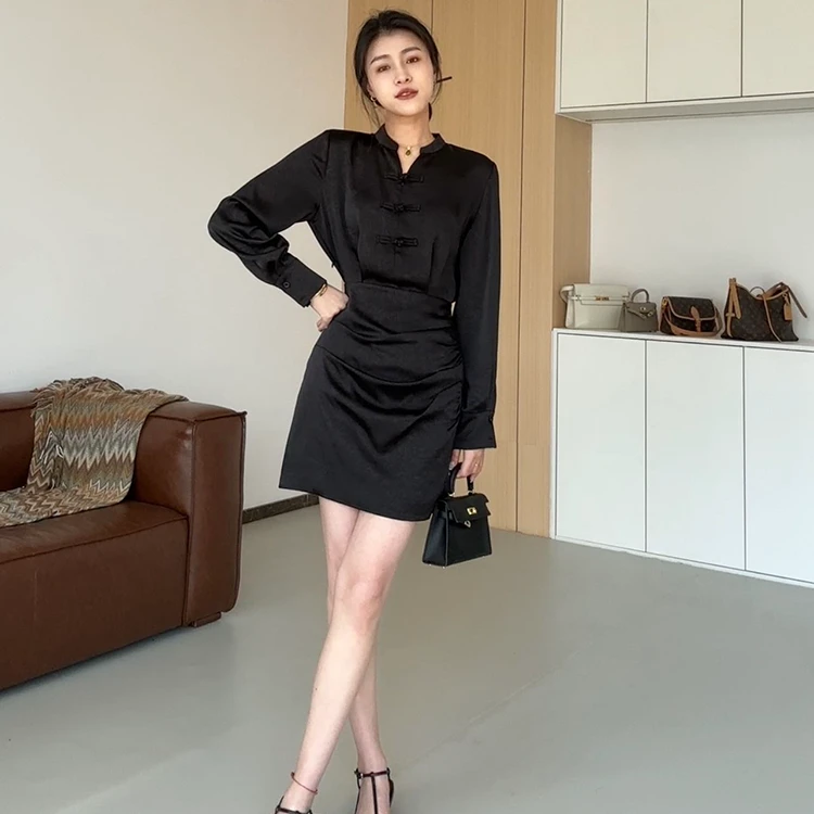 张阿星东都国风新中式风盘扣小V领收腰显瘦连衣裙