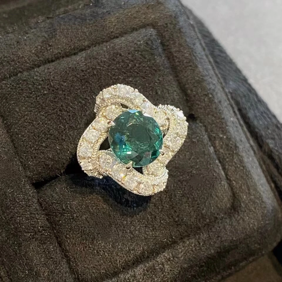 18K金镶嵌绿碧玺戒指