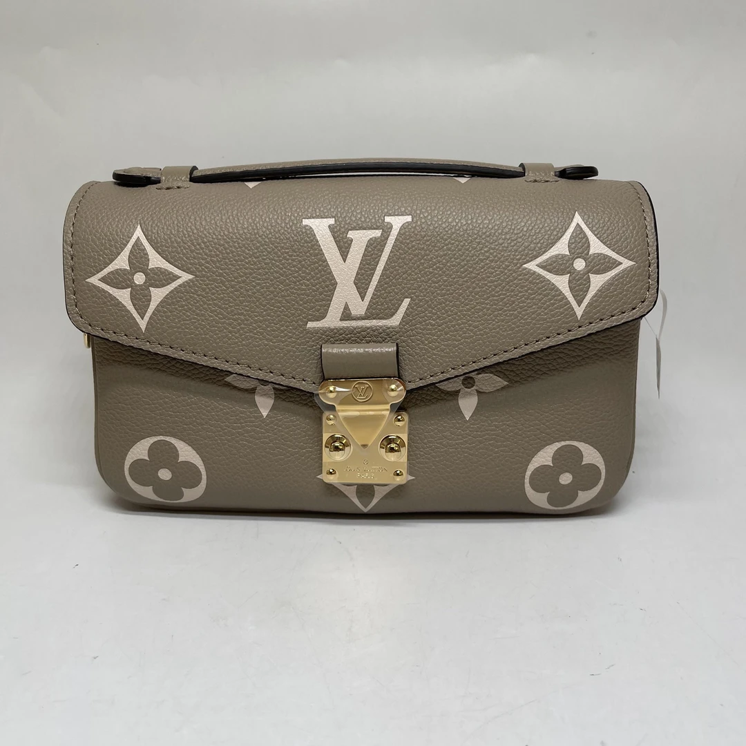 全新未使用 LV 范大范lv邮差大象灰斜挎包/6957 4371
