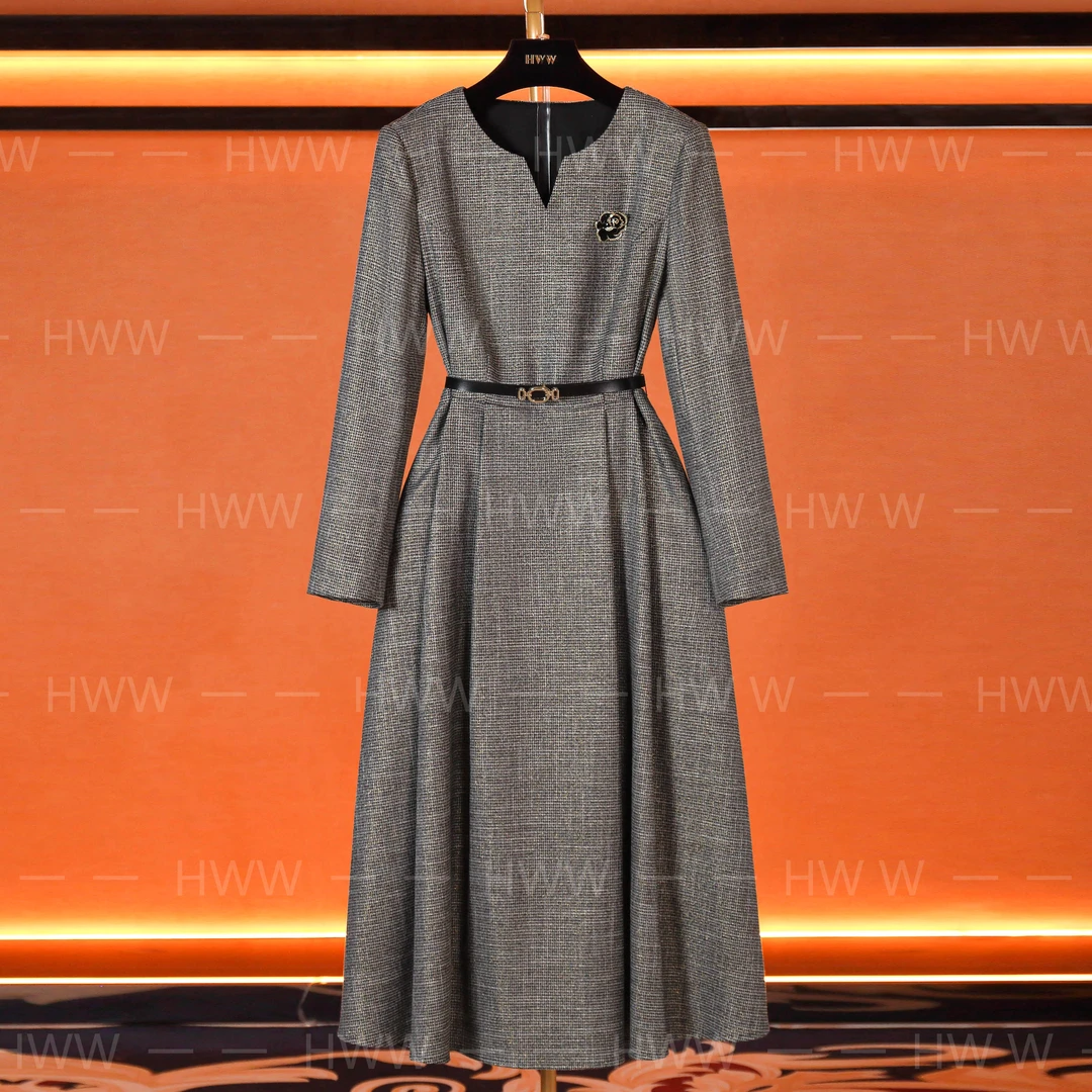 HWW轻奢设计师女装连衣裙优雅气质修身时尚收腰连衣裙DHZHJ404331