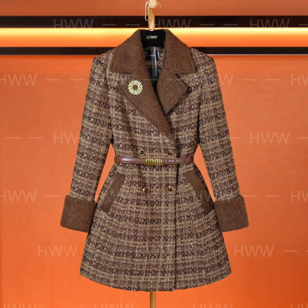 鹅绒服羊毛(袖子已加绒)新款英伦气质设计师款羽绒服DHZXH406907