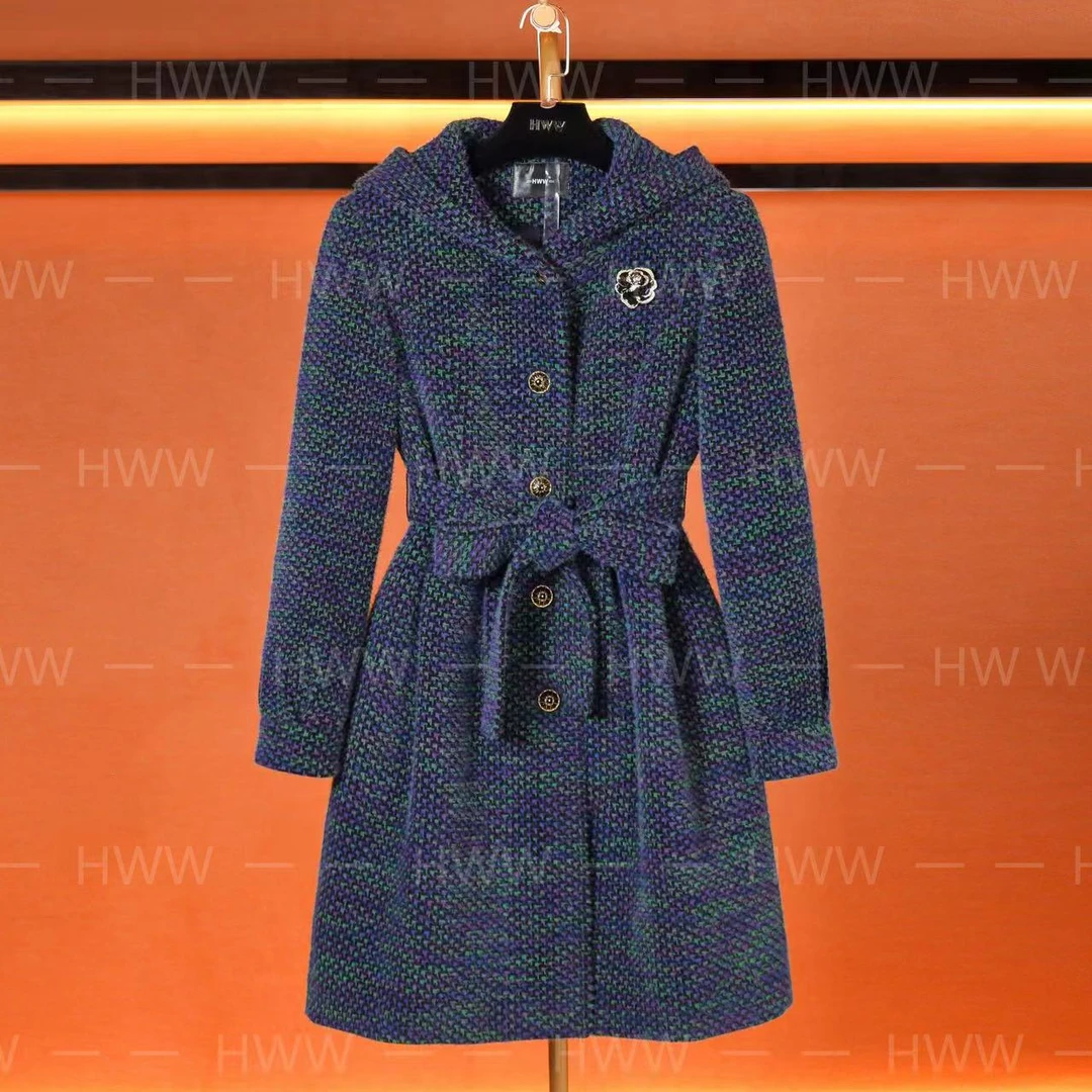 鹅绒服(袖子已加绒)新款女士英伦气质设计师款羽绒服DHZZR406793