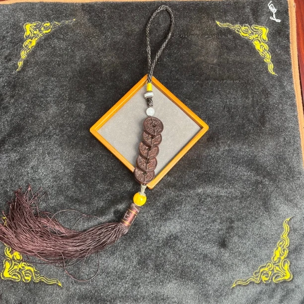 【限量福利】印度小叶紫檀五帝钱木雕钥匙挂件