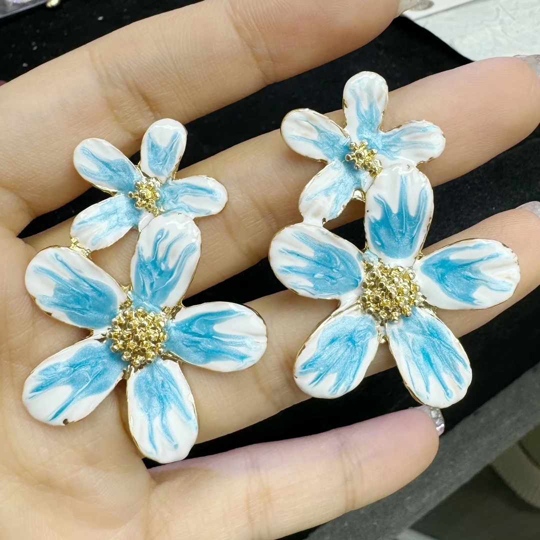 铜合金亚克力耳饰 2022气质百搭法式复古中古简约耳钉蓝色玫瑰花