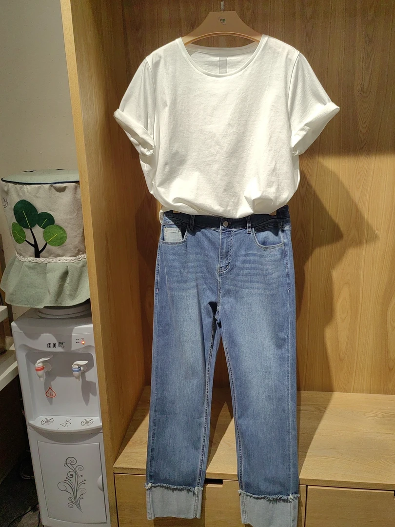 T桖 三色可选 中长款  拍两件，发三件，备注要的颜色