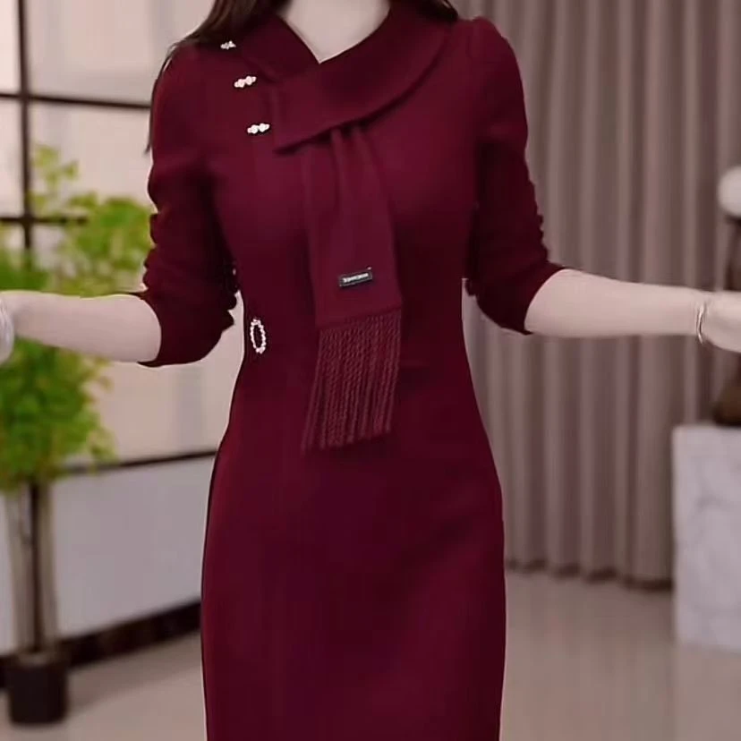 高端洋气连衣裙2024秋冬新款收腰显瘦遮肉气质减龄时尚中长款裙子