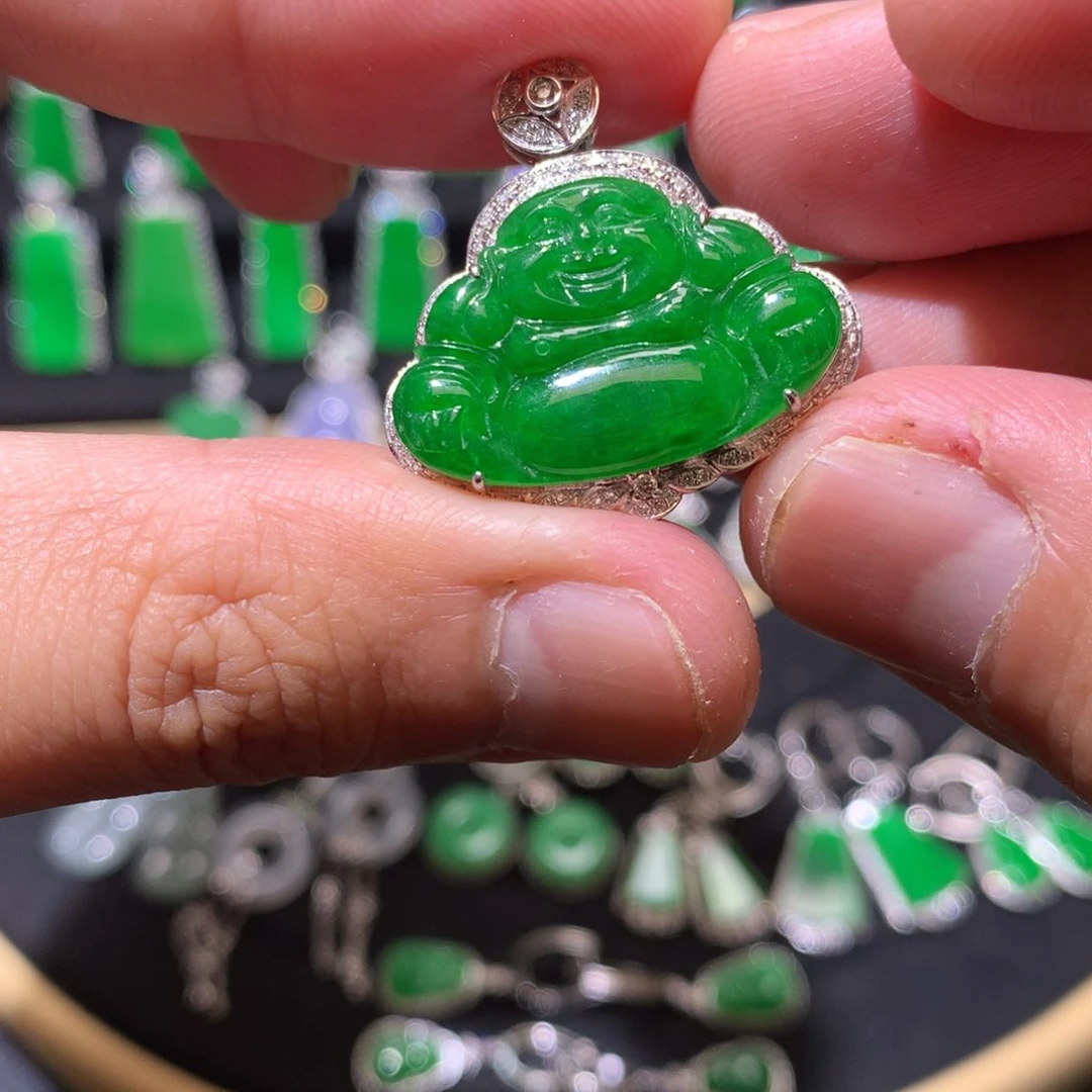 翡翠吊坠(不含链)18K金镶嵌