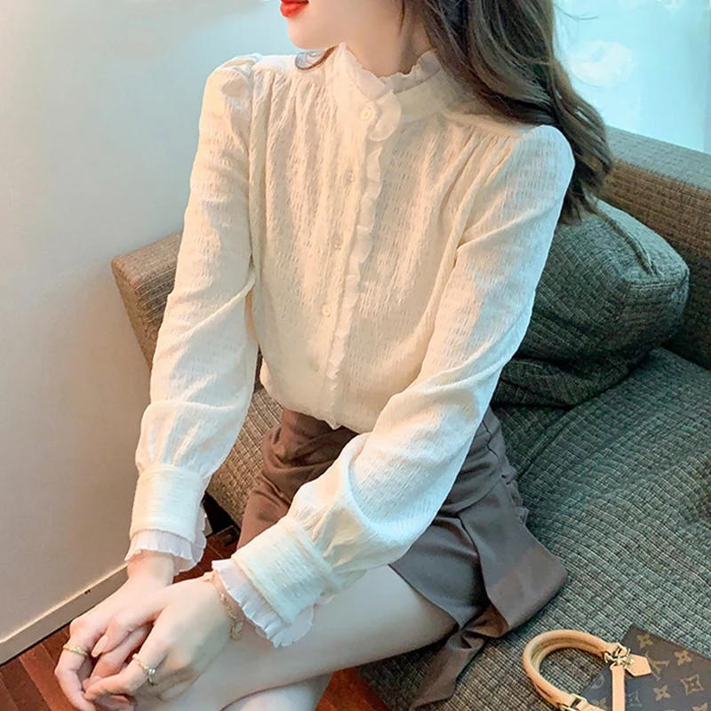 春秋季2025新款洋气高档立领白色雪纺衬衫女士气质减龄蕾丝小衫女