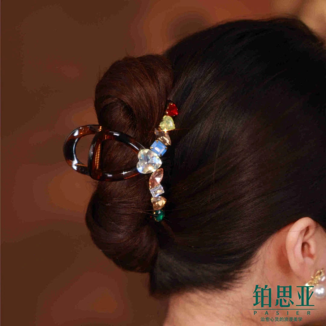 铂思亚 [华尔兹]浪漫爱心彩色氧化锆多巴胺亚克力抓夹FS4343咖