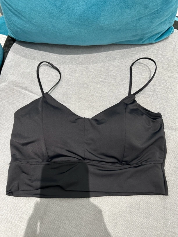 内衣一体的美背吊带内衣