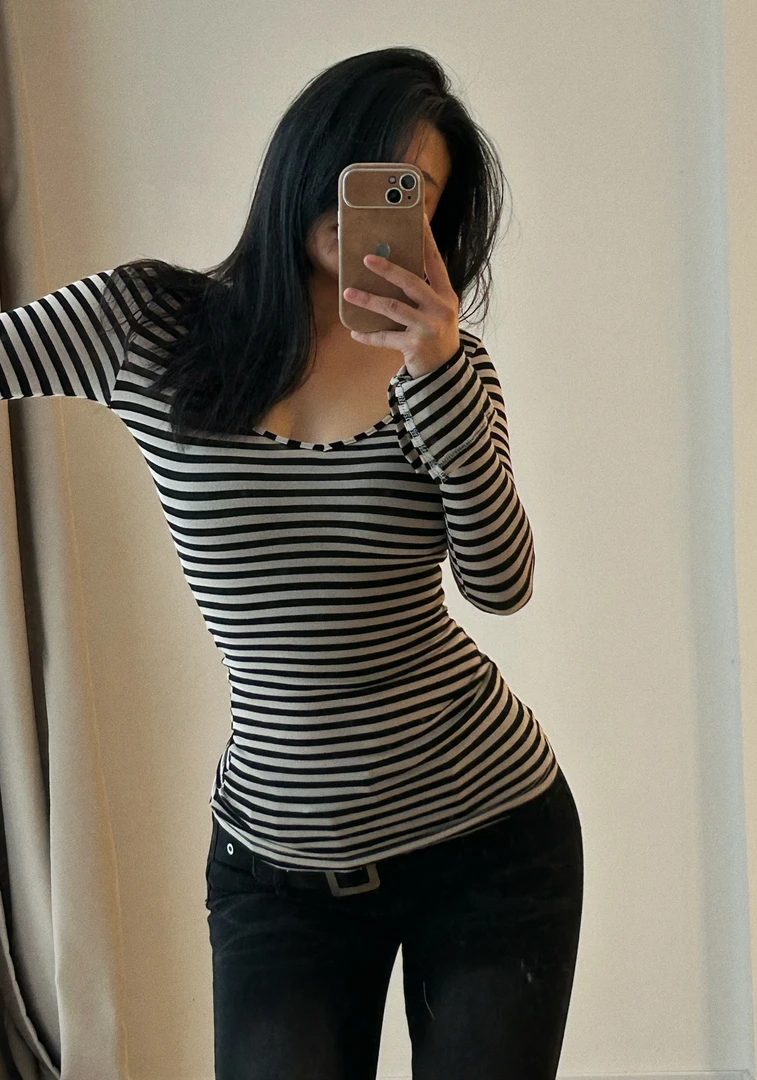 【你伍老板娘】条纹大领口长袖人妻