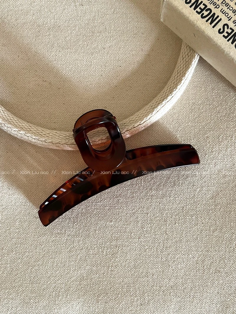 V家 复古豹纹磨砂大号抓夹