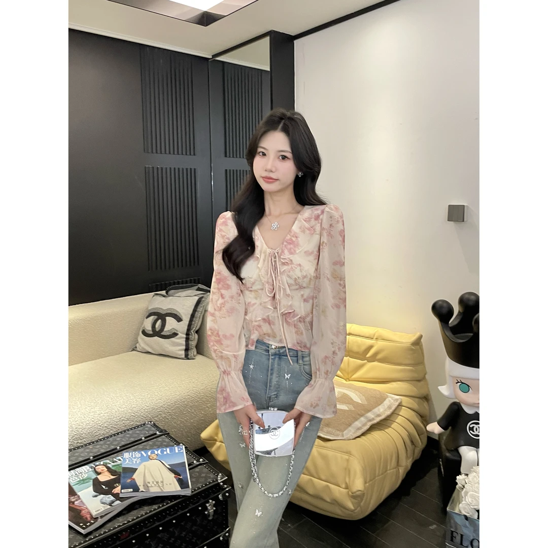 邱肉瑶「卯月夕颜」设计感显瘦收腰气质别致甜美长袖雪纺衫-晨晨