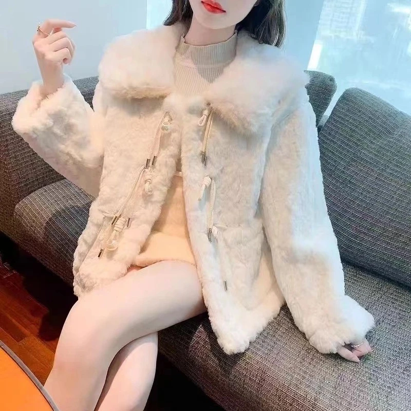 新款小香风毛毛绒短款外套秋冬甜美娃娃圆领加厚保暖女士纯色外搭