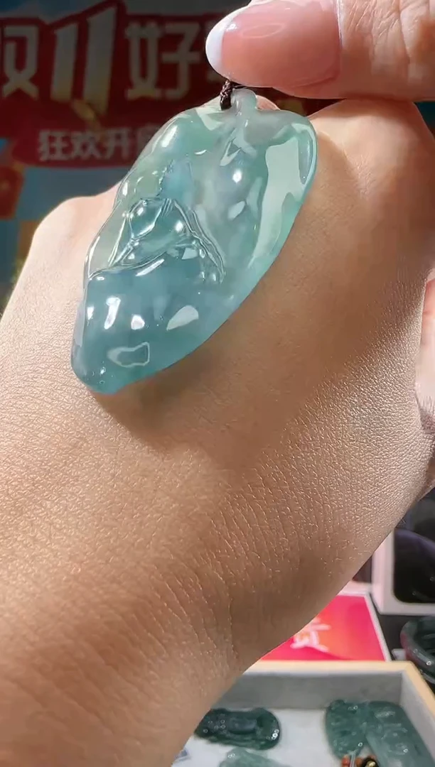 【闪购商品】翡翠吊坠(不含链)未镶嵌佛